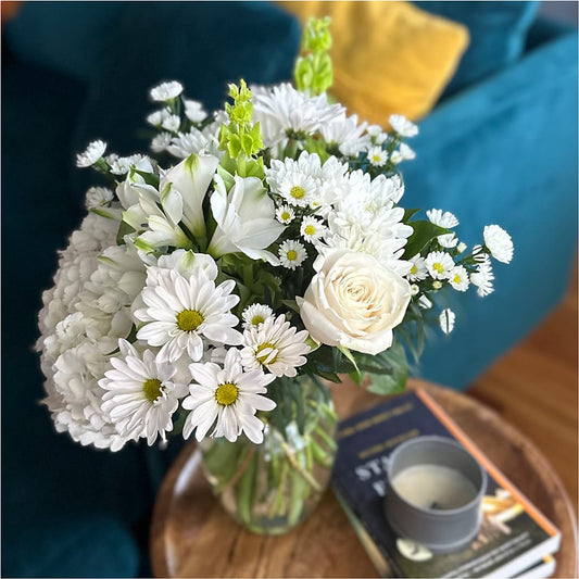 Classic Ivory – A Florist Original – RESILIENT ROSES FLORAL & DECOR LLC, Jacksonville FL