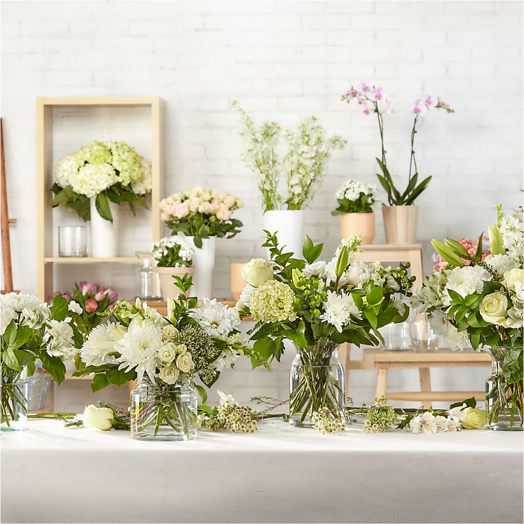Classic Ivory – A Florist Original – RESILIENT ROSES FLORAL & DECOR LLC, Jacksonville FL