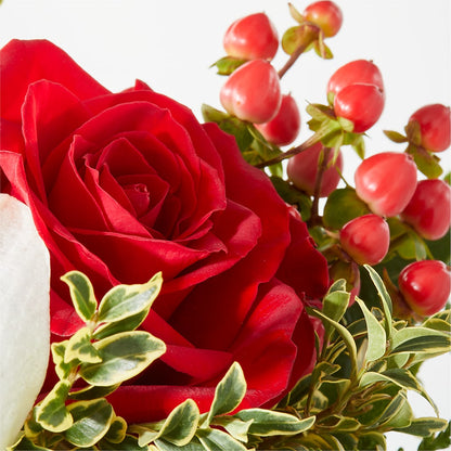 Snowy Wonderland Bouquet – RESILIENT ROSES FLORAL & DECOR LLC, Jacksonville FL