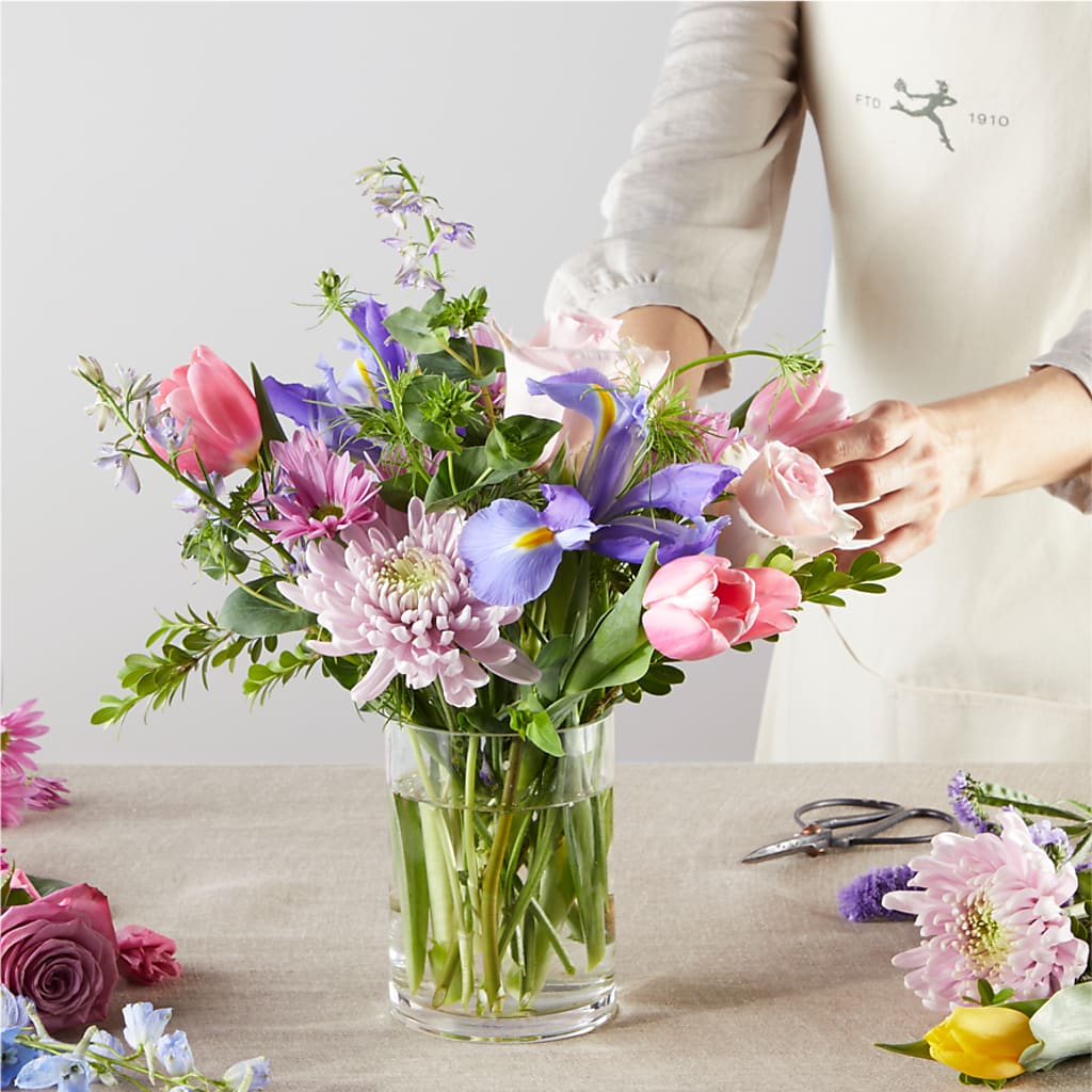 Pastel Tradition - A Florist Original – RESILIENT ROSES FLORAL & DECOR LLC, Jacksonville FL