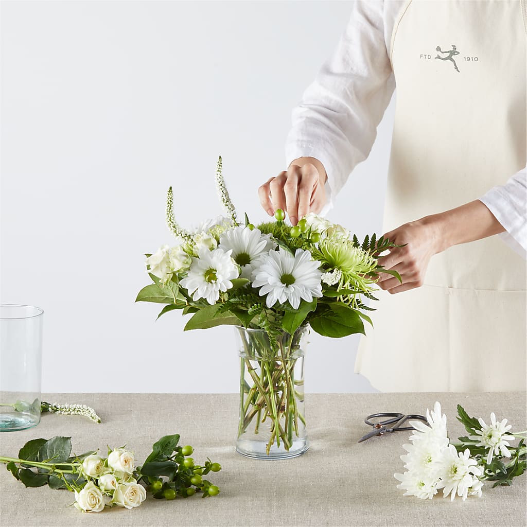 Irish Garden - A Florist Original – RESILIENT ROSES FLORAL & DECOR LLC, Jacksonville FL