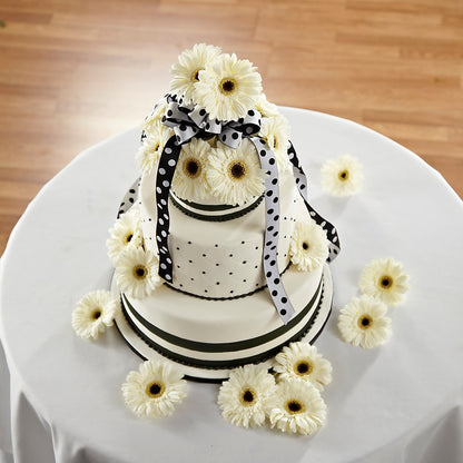 Simple Sophistication Cake Décor – RESILIENT ROSES FLORAL & DECOR LLC, Jacksonville FL